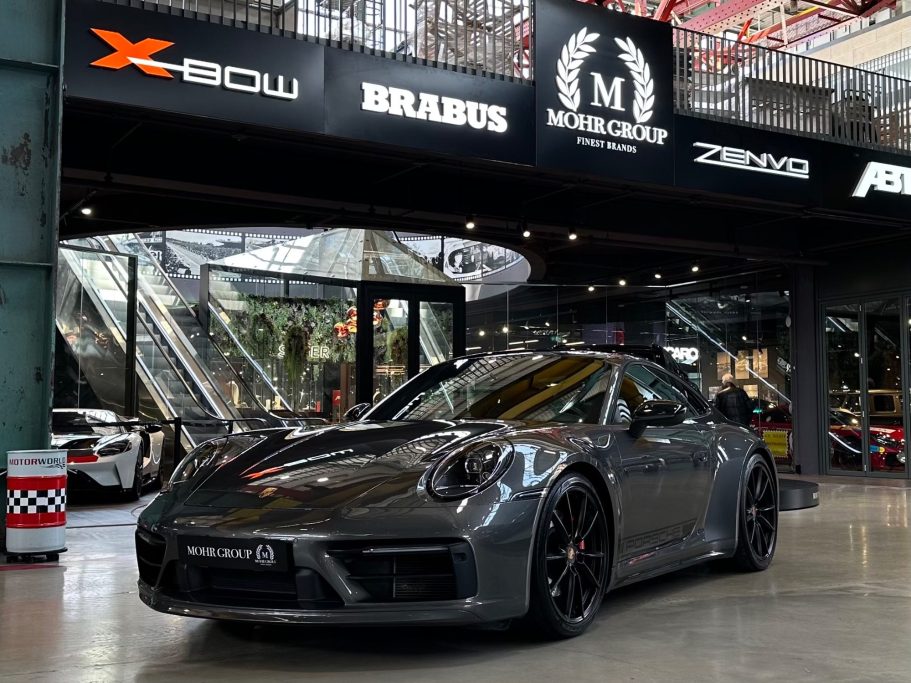 Porsche 911 Carrera 4 GTS