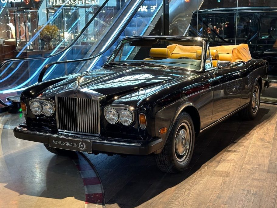 Rolls Royce Corniche 1