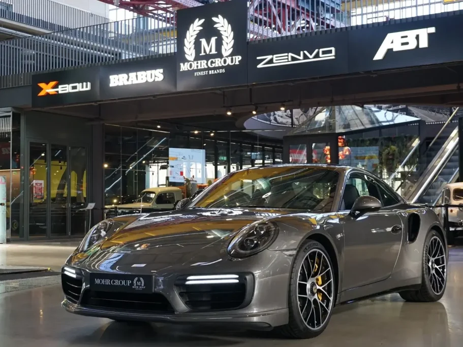 Porsche 911 Turbo S 