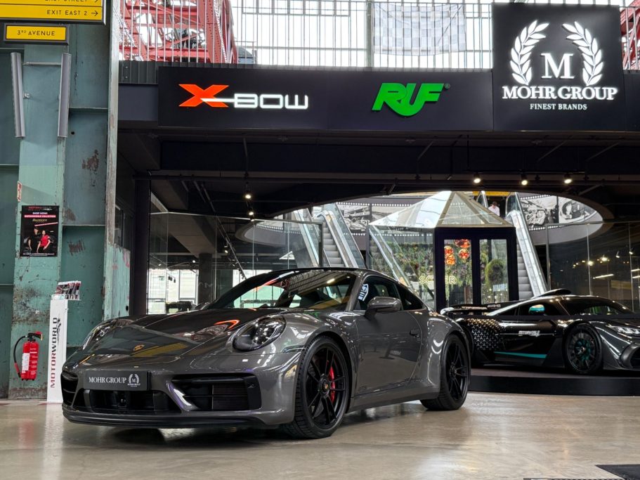 Porsche 911 Carrera 4 GTS