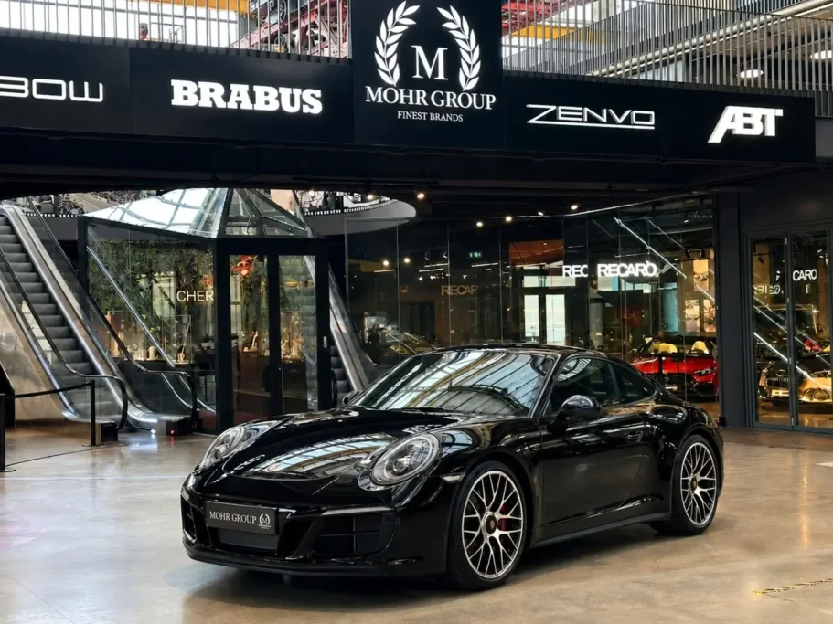 Porsche 911 Carrera 4 GTS
