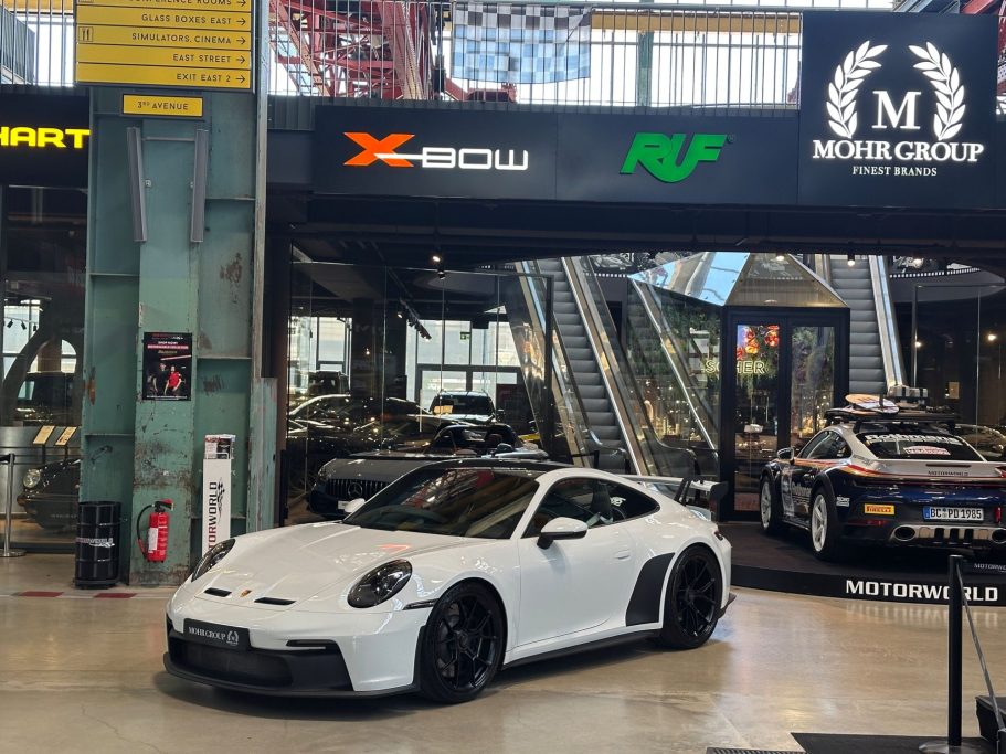 Porsche 911 Carrera 4 GTS