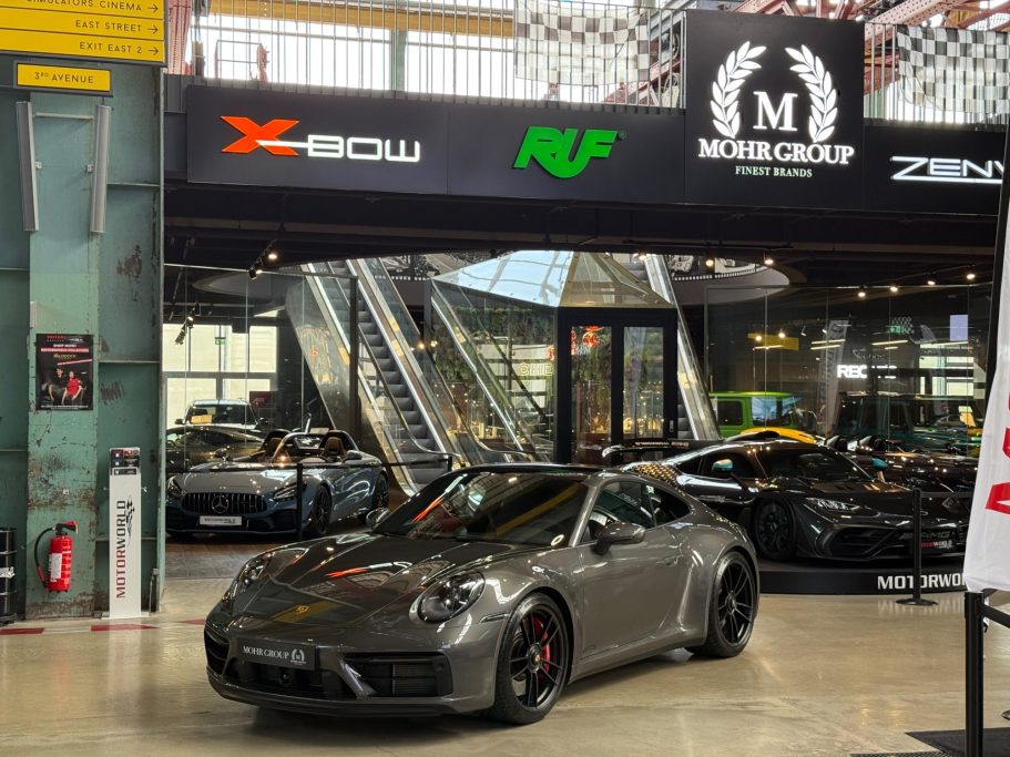 Porsche 911 Carrera 4 GTS