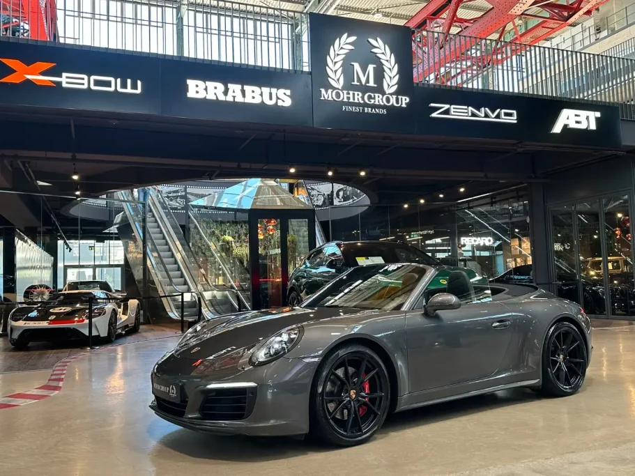 Porsche 911 Carrera 4 GTS