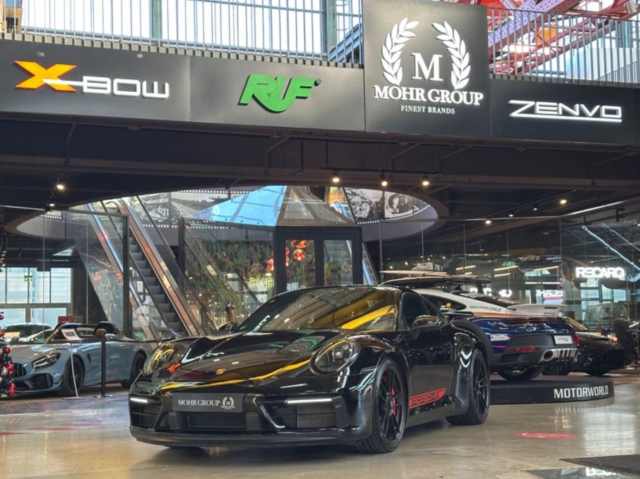 Porsche 911 Carrera 4 GTS